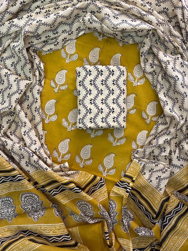 COTTON SUIT WITH MULMUL DUPATTA